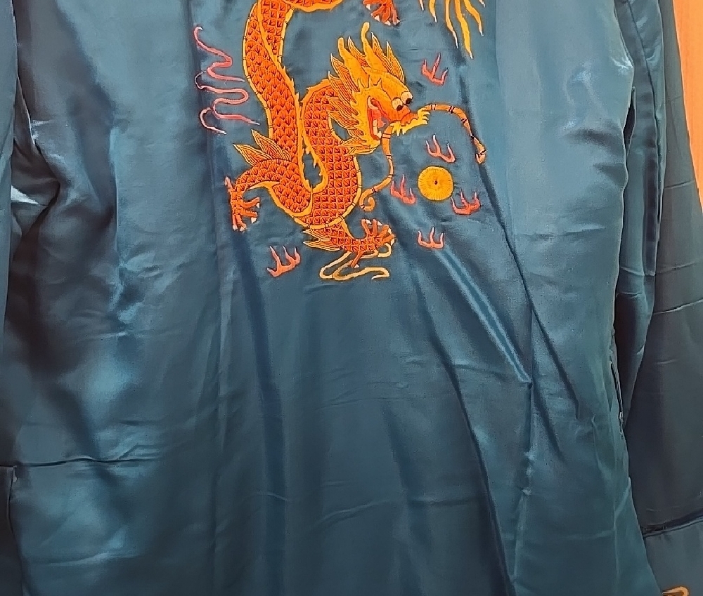 NWOT Vibrant Blue Embroidered Kimono With Dragon Embroidering On Back - Picture 5 of 9